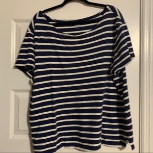 Old Navy Wide Neck tee